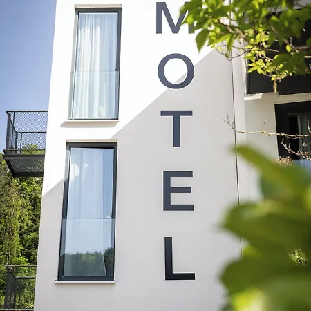 By Maier - Kontaktloser Check-in Hotell